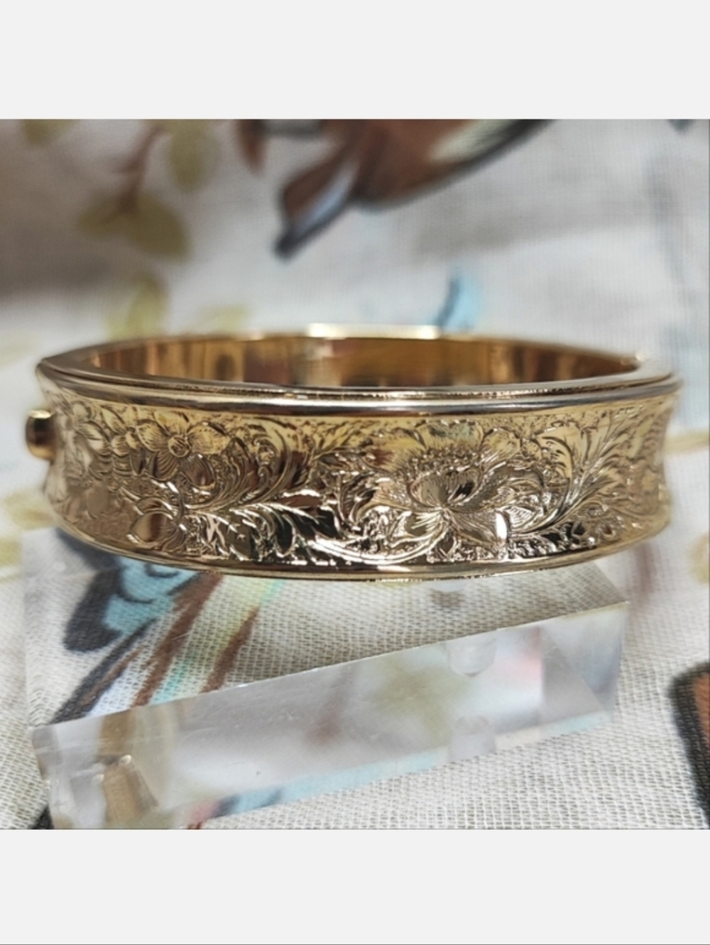 Vintage Floral Intricate Scrolled Engraved Carved Hinged Bangle Golden Bracelet